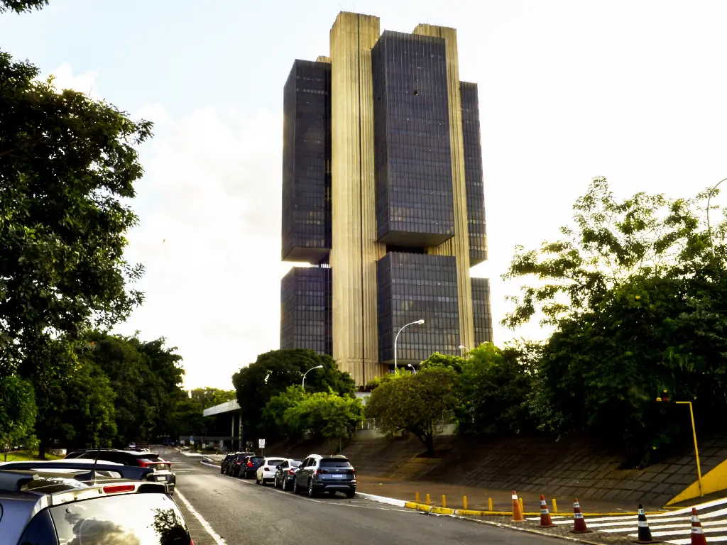Banco Central Reduz Taxa Selic para 10,75% ao Ano em Sexto Corte Consecutivo