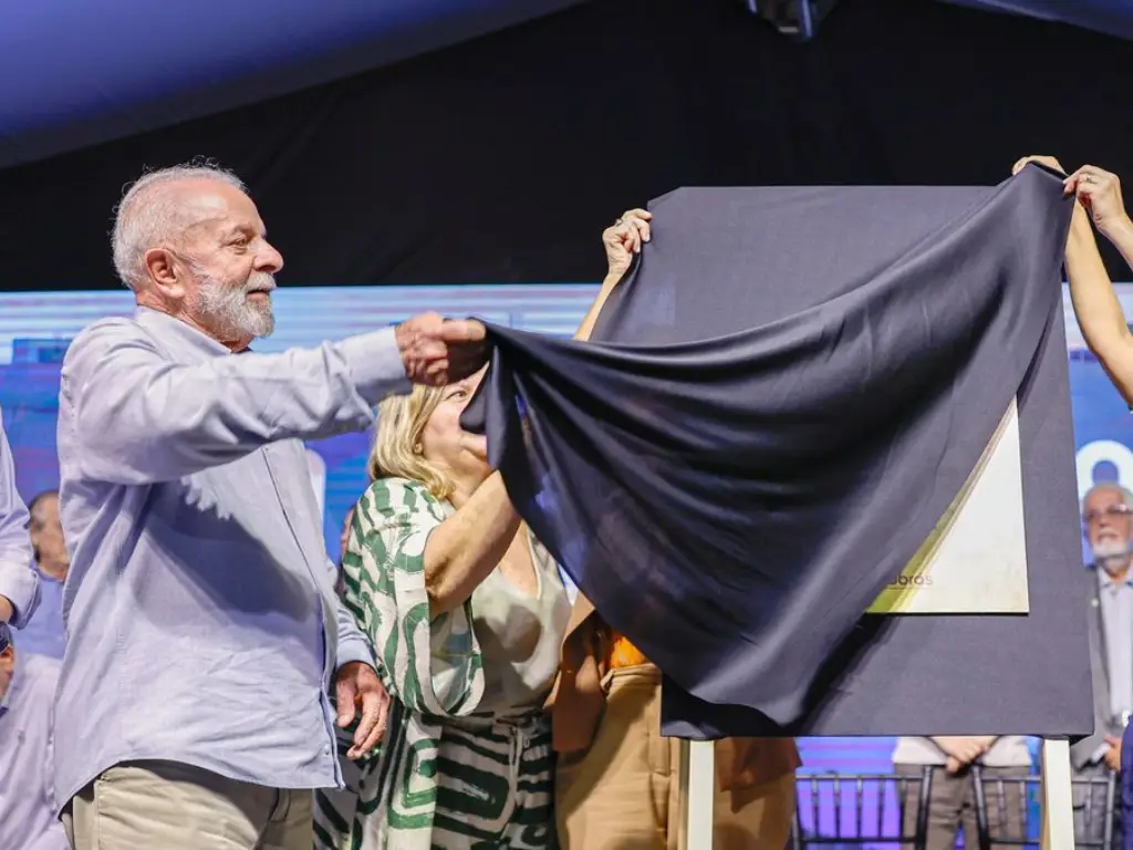 Lula Inicia Turnê Nacional para Impulsionar Popularidade e Estreitar Laços com Evangélicos